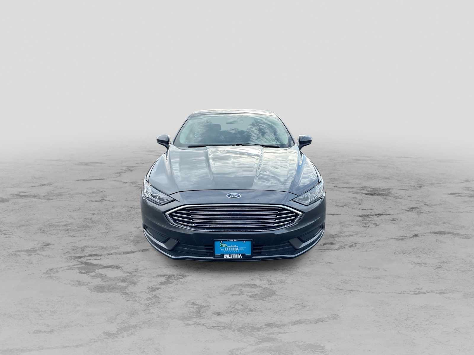 Used 2018 Ford Fusion SE FWD image 3