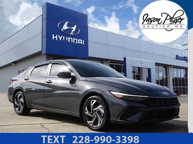 Used 2025 Hyundai Elantra SEL FWD image 1