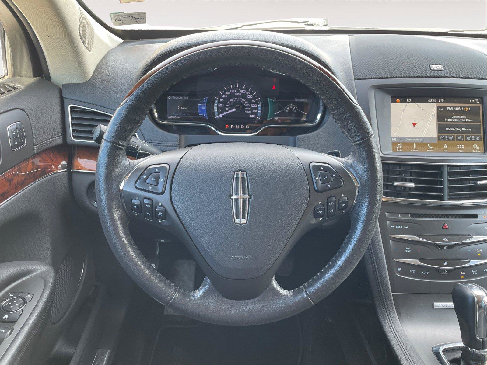 Used 2018 Lincoln MKT AWD image 12
