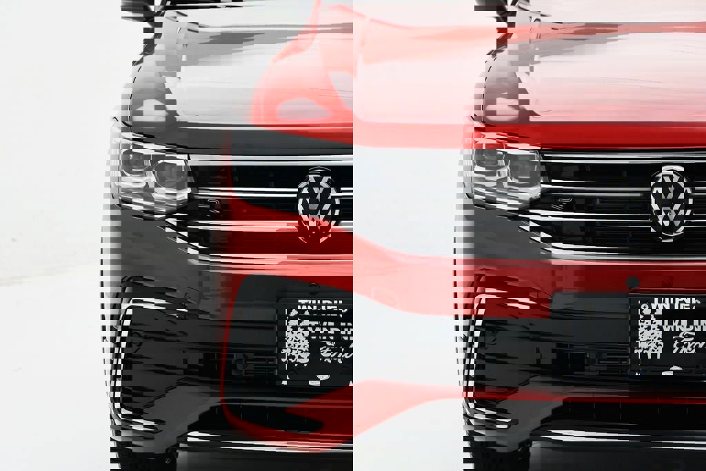 Used 2024 Volkswagen Tiguan SEL R-Line image 5