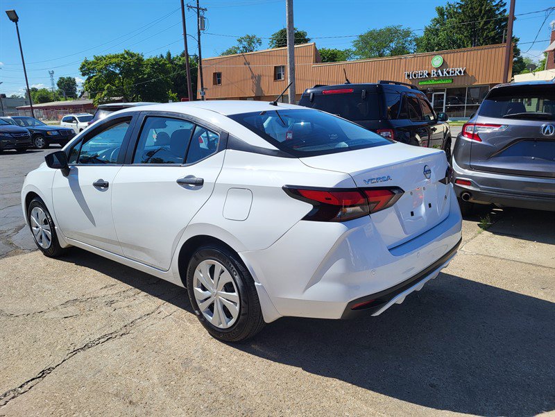 Used 2025 Nissan Versa S w/ Trunk Package FWD image 5