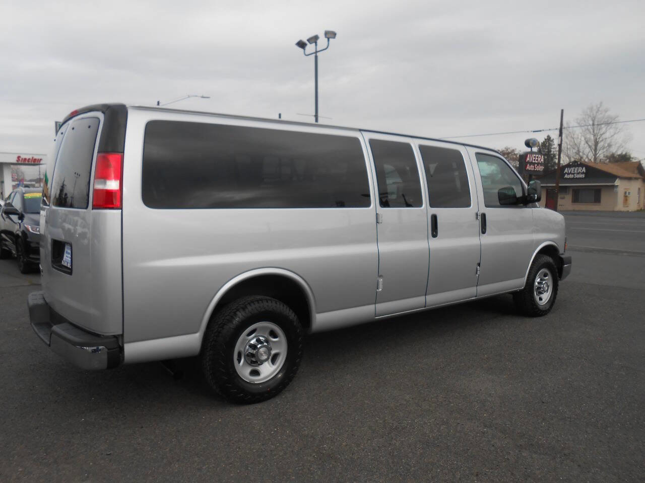 Used 2016 Chevrolet Express 3500 LT w/ LT Preferred Equipment Group image 10
