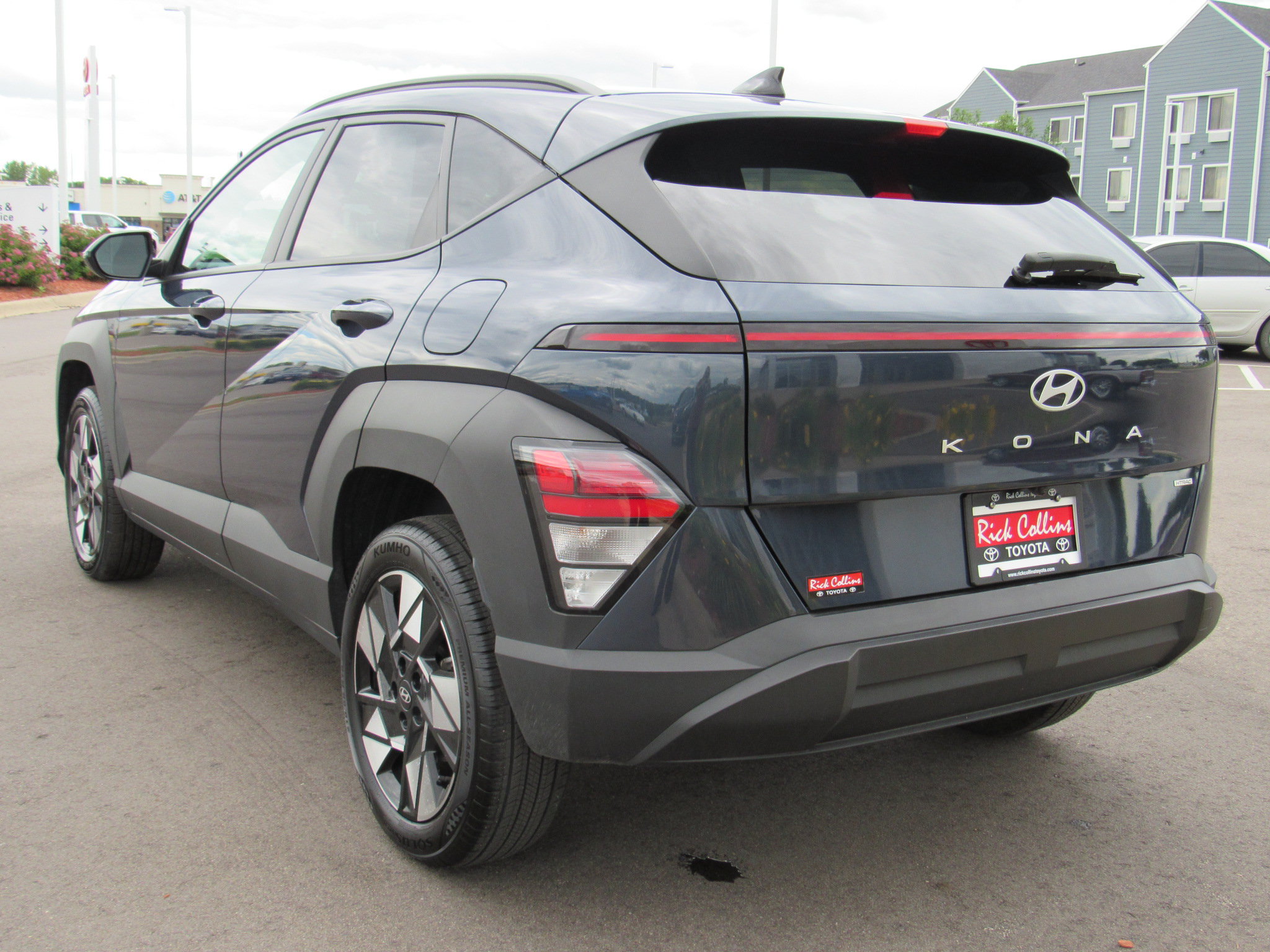 Used 2025 Hyundai Kona SEL AWD/4WD image 8