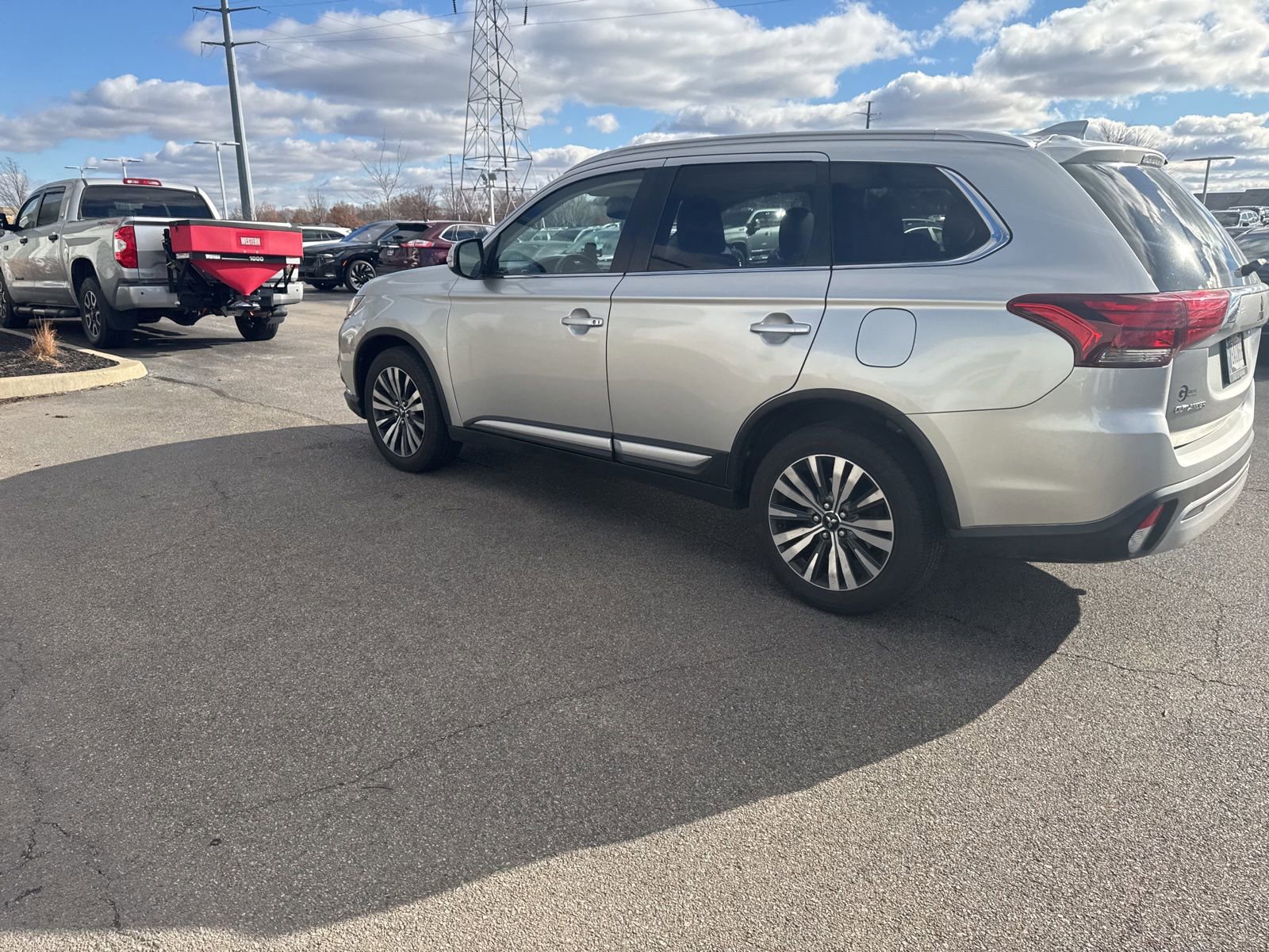 Used 2020 Mitsubishi Outlander AWD image 11