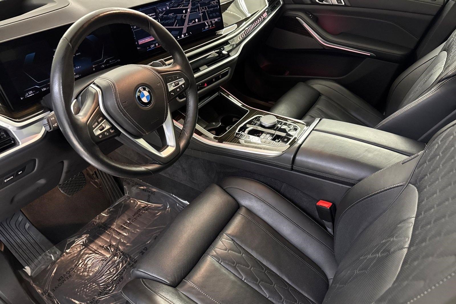 Used 2025 BMW X5 xDrive50e AWD/4WD image 4