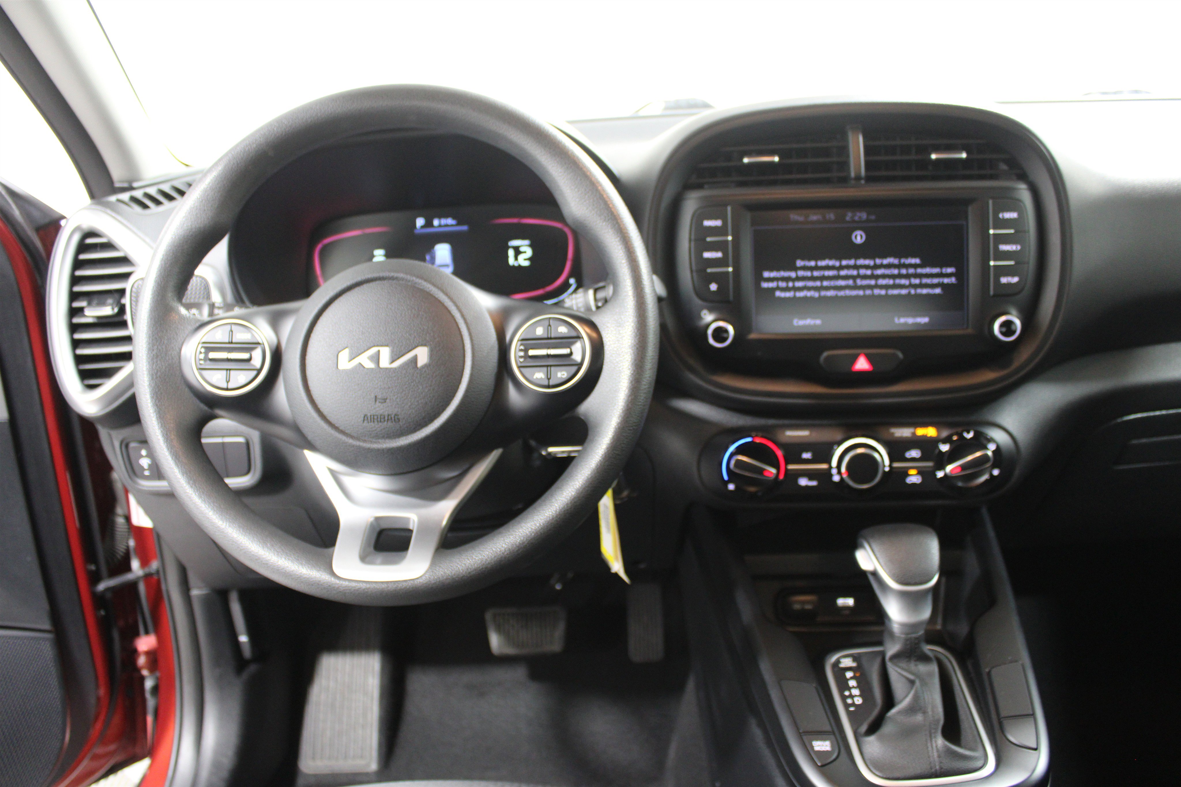 Used 2024 Kia Soul LX w/ Option Group 015 image 2