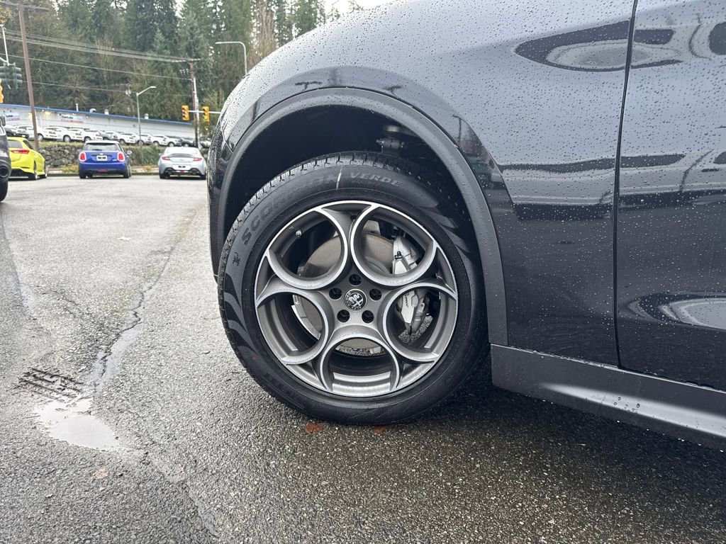 New 2025 Alfa Romeo Stelvio Sprint w/ Convenience Package image 28