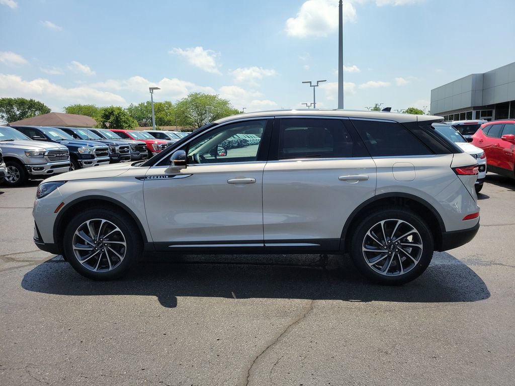 Certified 2023 Lincoln Corsair AWD w/ Equipment Group 101A image 7