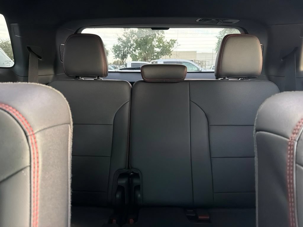 Used 2026 Chevrolet Traverse RS FWD image 11