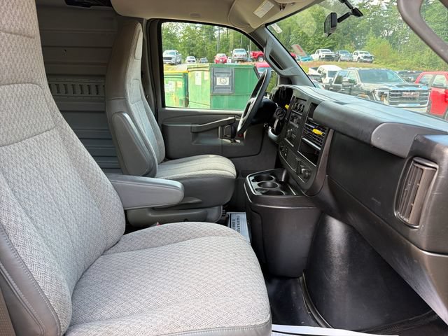 Used 2017 GMC Savana 2500 RWD image 23