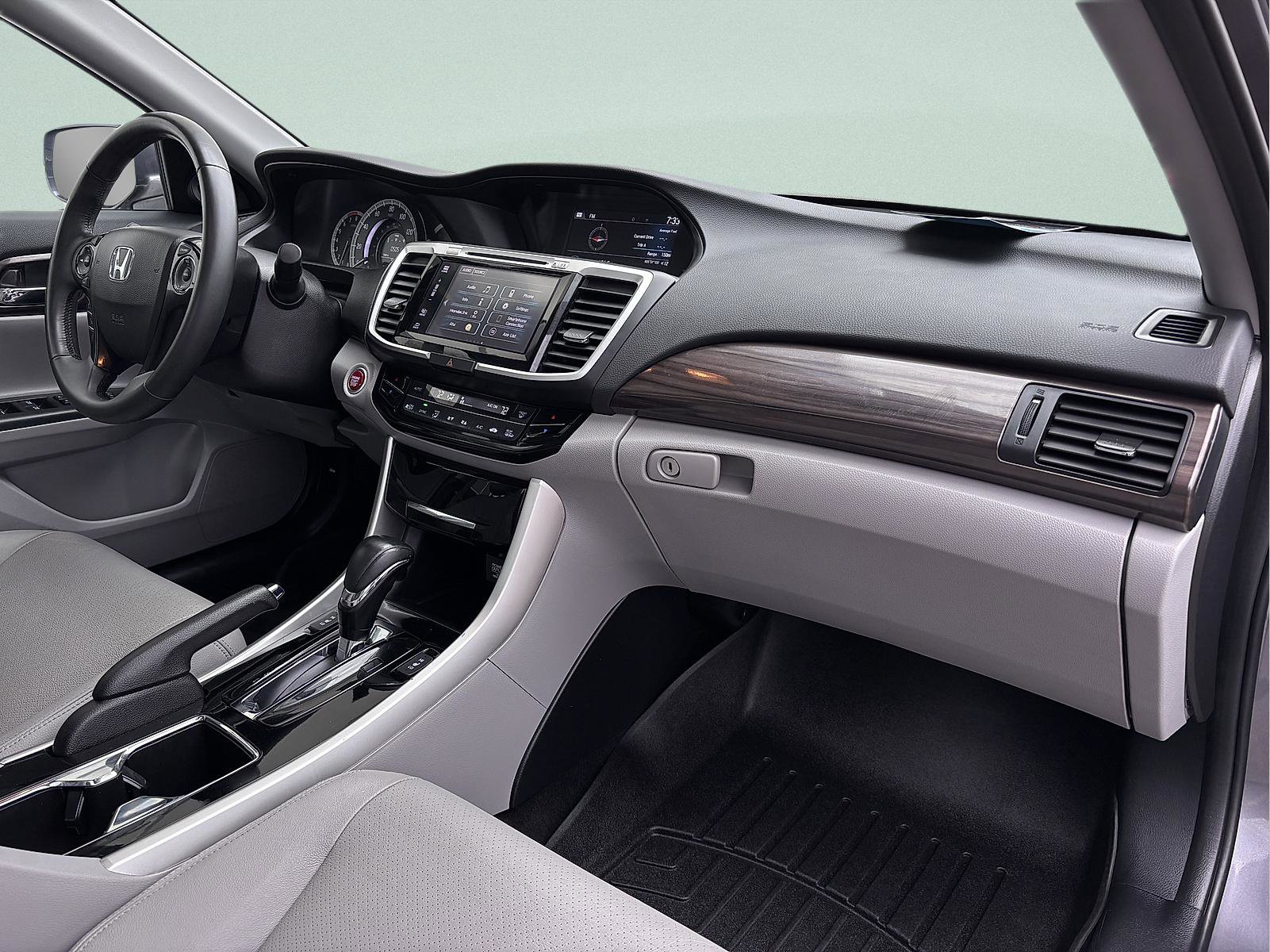 Certified 2017 Honda Accord EX-L image 40