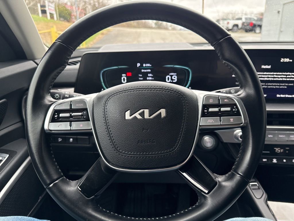 Used 2024 Kia Telluride S image 23