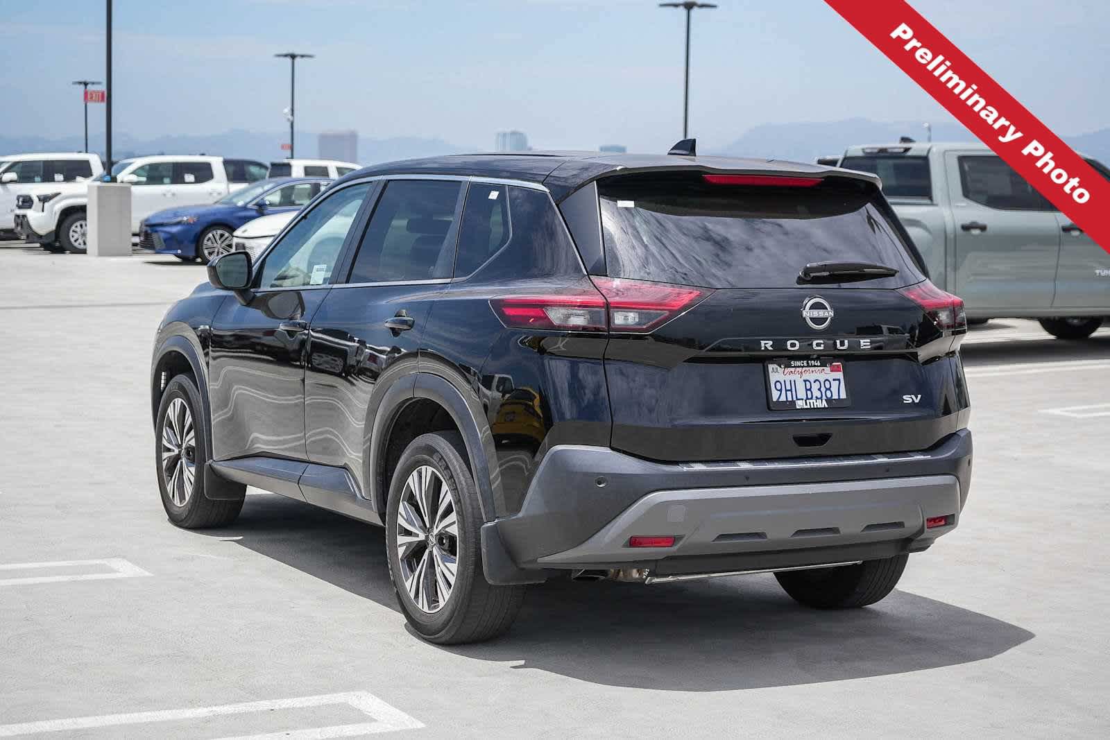 Used 2023 Nissan Rogue SV FWD image 8