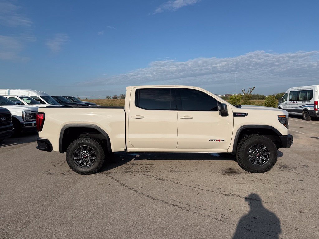 Used 2026 GMC Sierra 1500 AT4X w/ LPO, Black Badging Package AWD/4WD image 17
