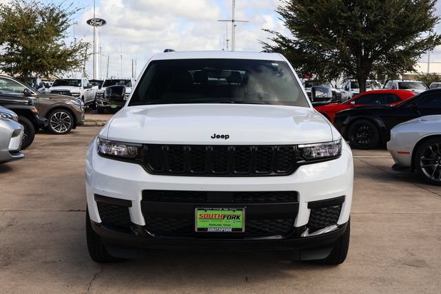 Used 2024 Jeep Grand Cherokee L Altitude AWD/4WD image 2