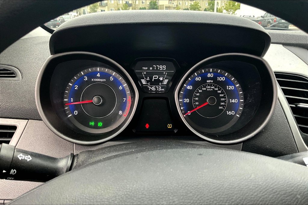 Used 2015 Hyundai Elantra SE w/ Option Group 02 FWD image 13