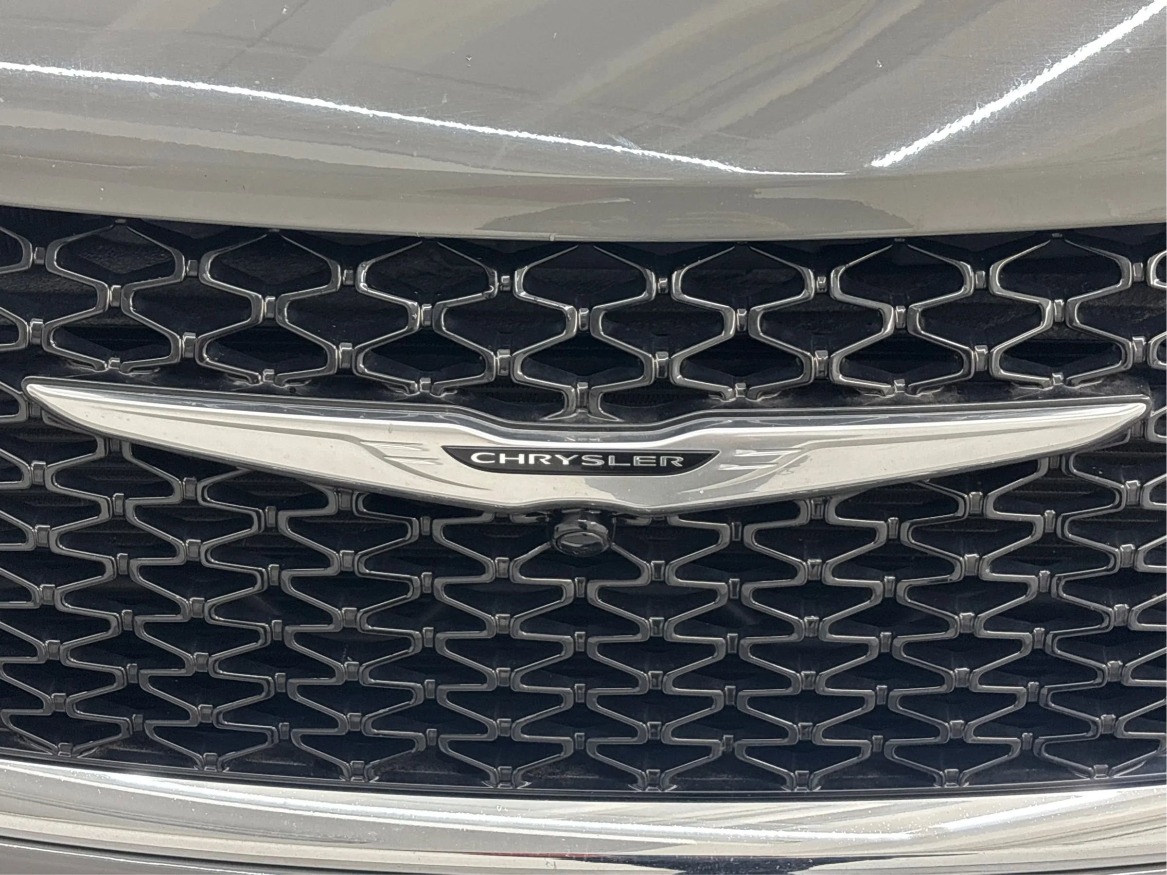 Used 2021 Chrysler Pacifica Touring-L image 32