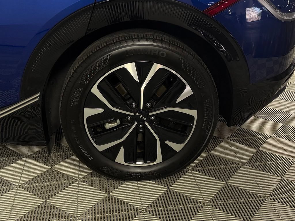 Used 2024 Kia EV6 Wind RWD image 12
