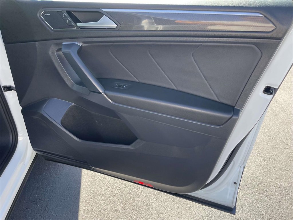 Used 2019 Volkswagen Tiguan SEL Premium image 25