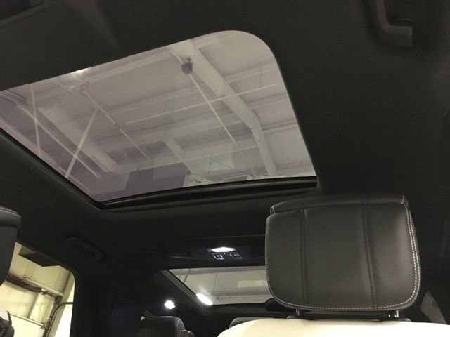 New 2024 Land Rover Discovery Metropolitan Edition image 21