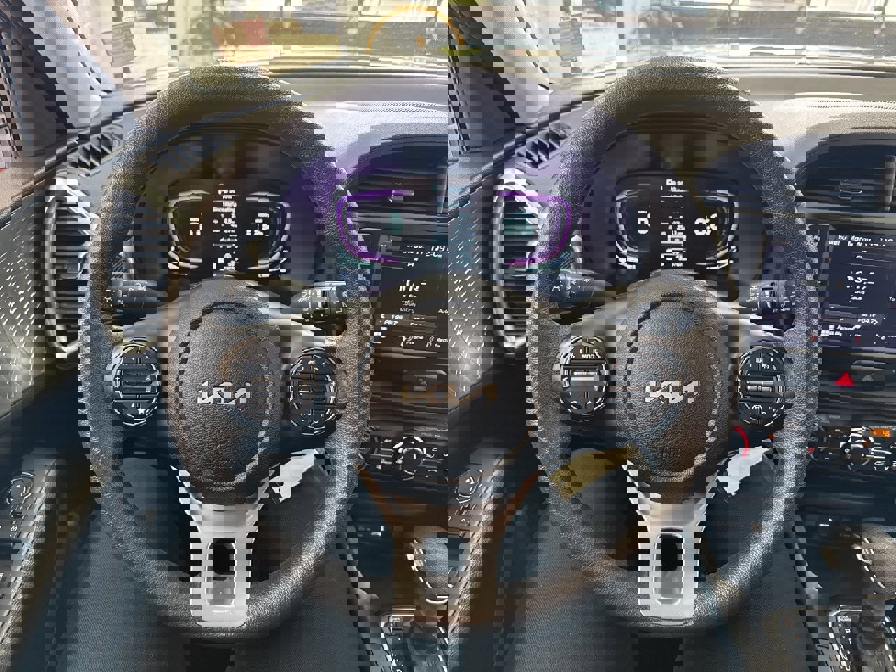 Used 2024 Kia Soul LX w/ Option Group 015 image 17