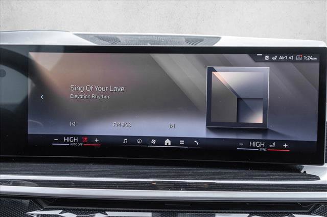 Used 2024 BMW X7 xDrive40i w/ Executive Package image 16