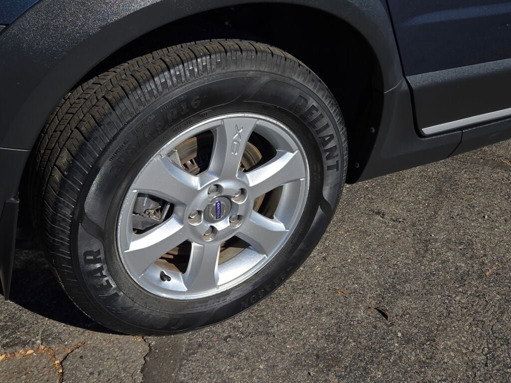 Used 2008 Volvo XC70 3.2 image 11