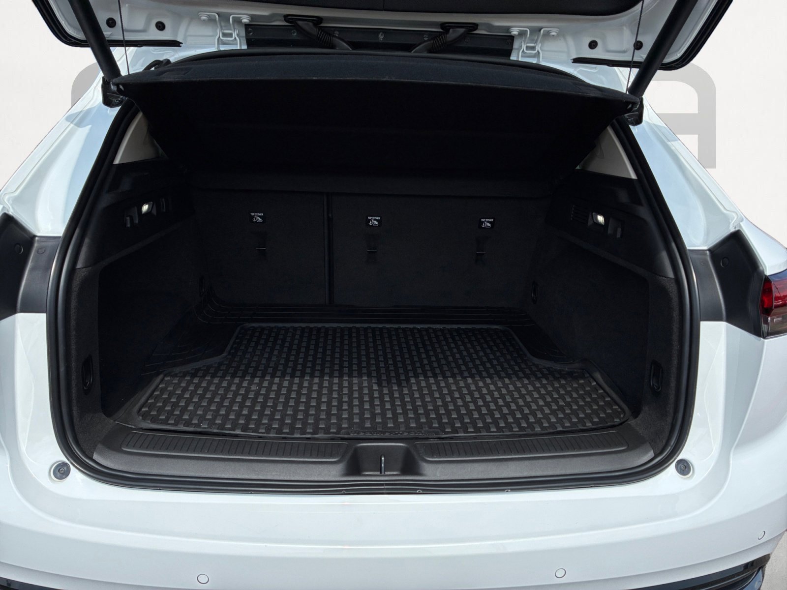 Used 2022 Buick Envision Essence w/ Technology Package I FWD image 12