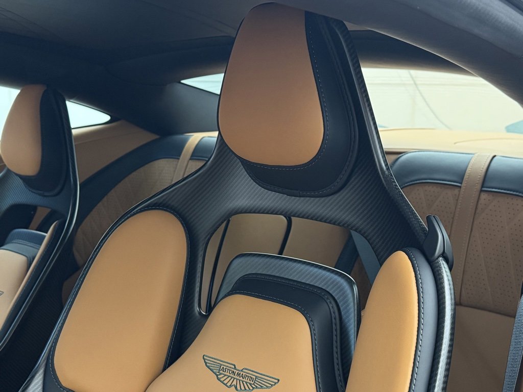 Used 2025 Aston Martin DB12 Coupe image 15