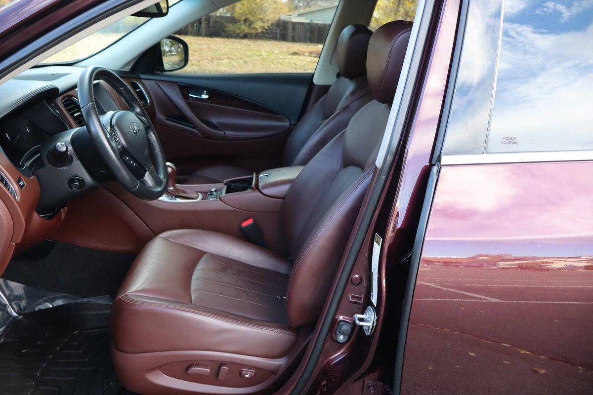 Used 2015 INFINITI QX50 Journey w/ Premium Package image 19