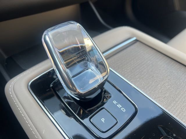 New 2026 Volvo XC90 B6 Plus w/ Protection Package Premier image 35