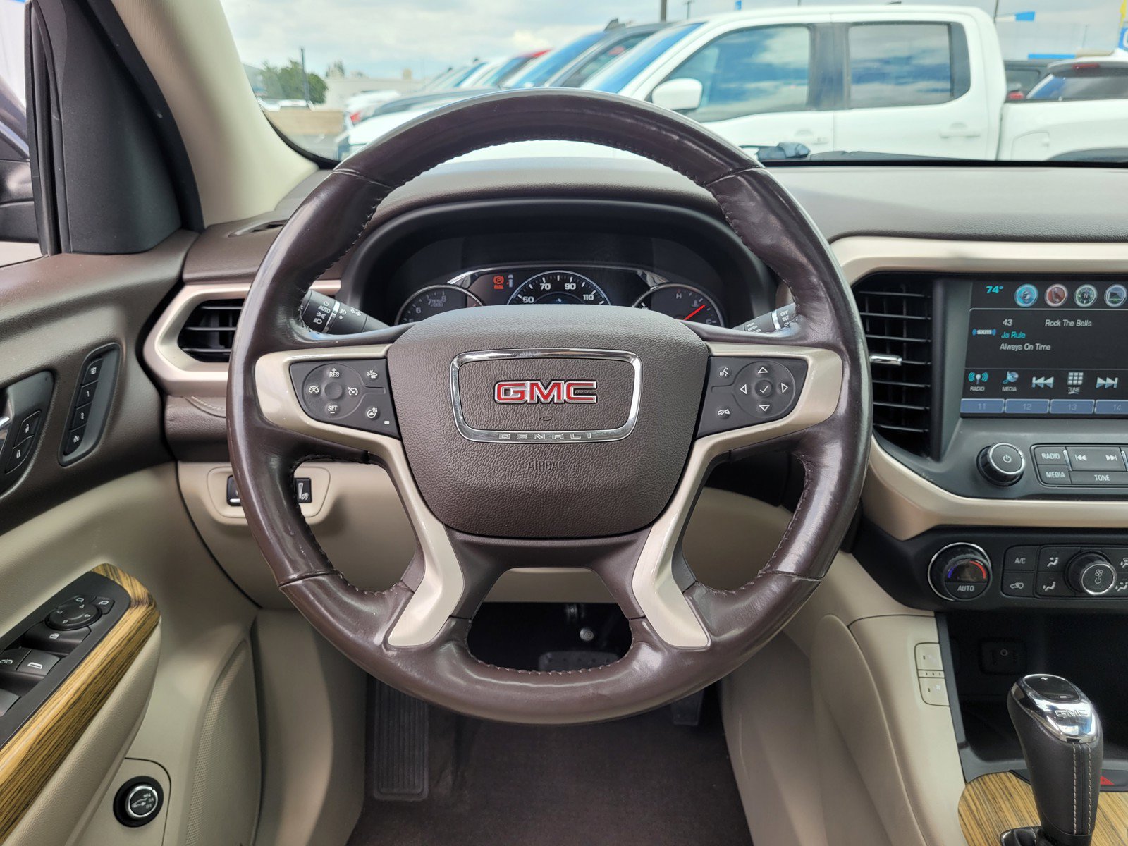 Used 2018 GMC Acadia Denali w/ Technology Package FWD image 17