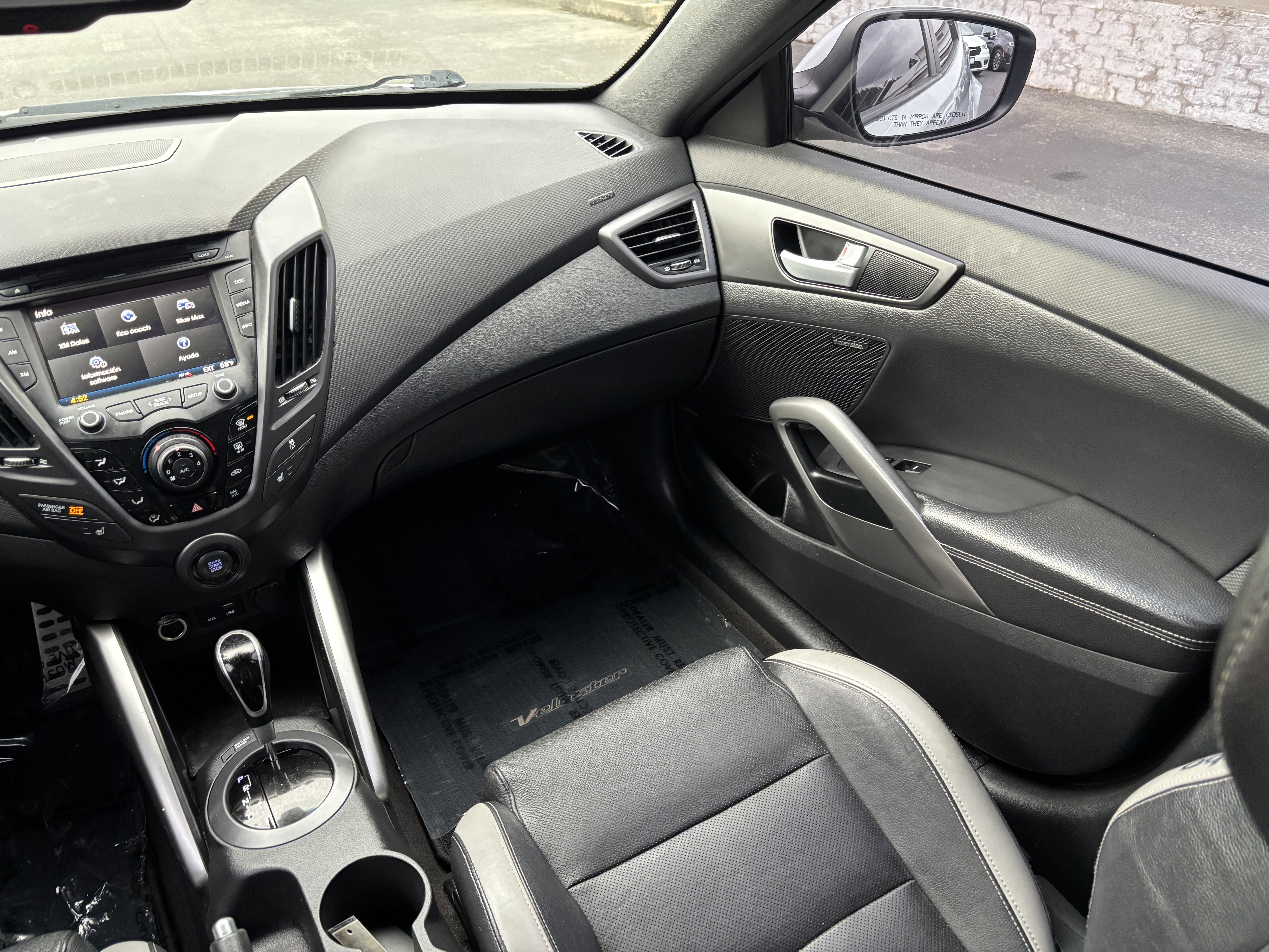 Used 2016 Hyundai Veloster Turbo image 20