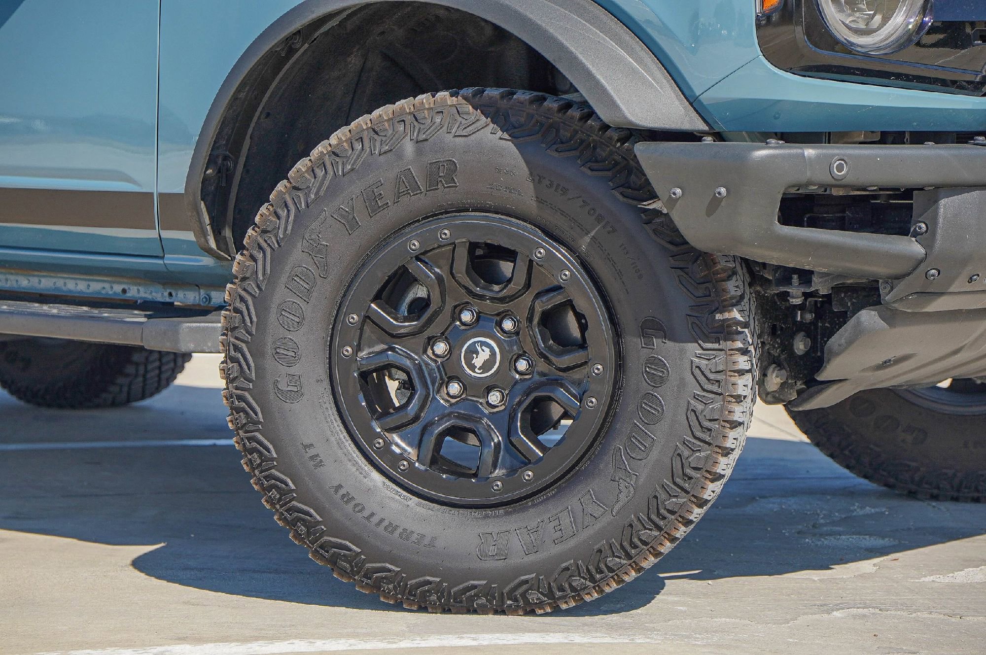 Used 2023 Ford Bronco Wildtrak image 2