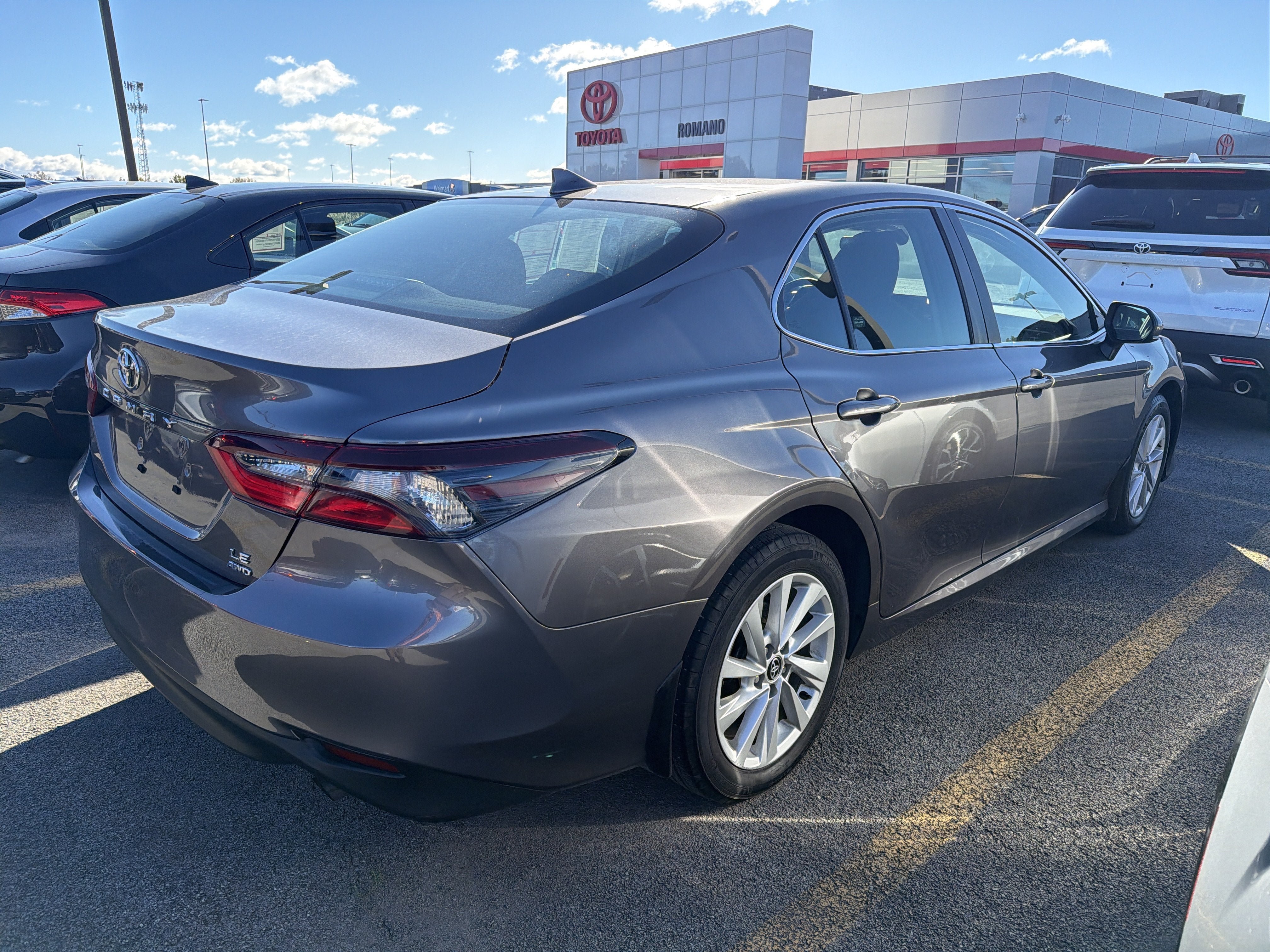 Used 2024 Toyota Camry LE AWD/4WD image 6