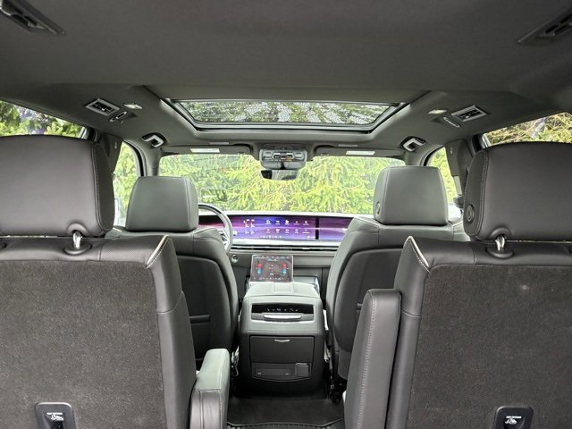 Used 2025 Cadillac Escalade Sport w/ Touring Package image 8