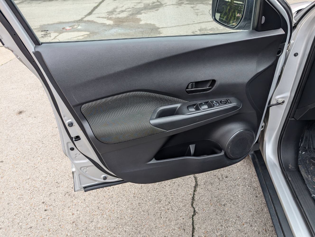 Used 2020 Nissan Kicks S FWD image 11