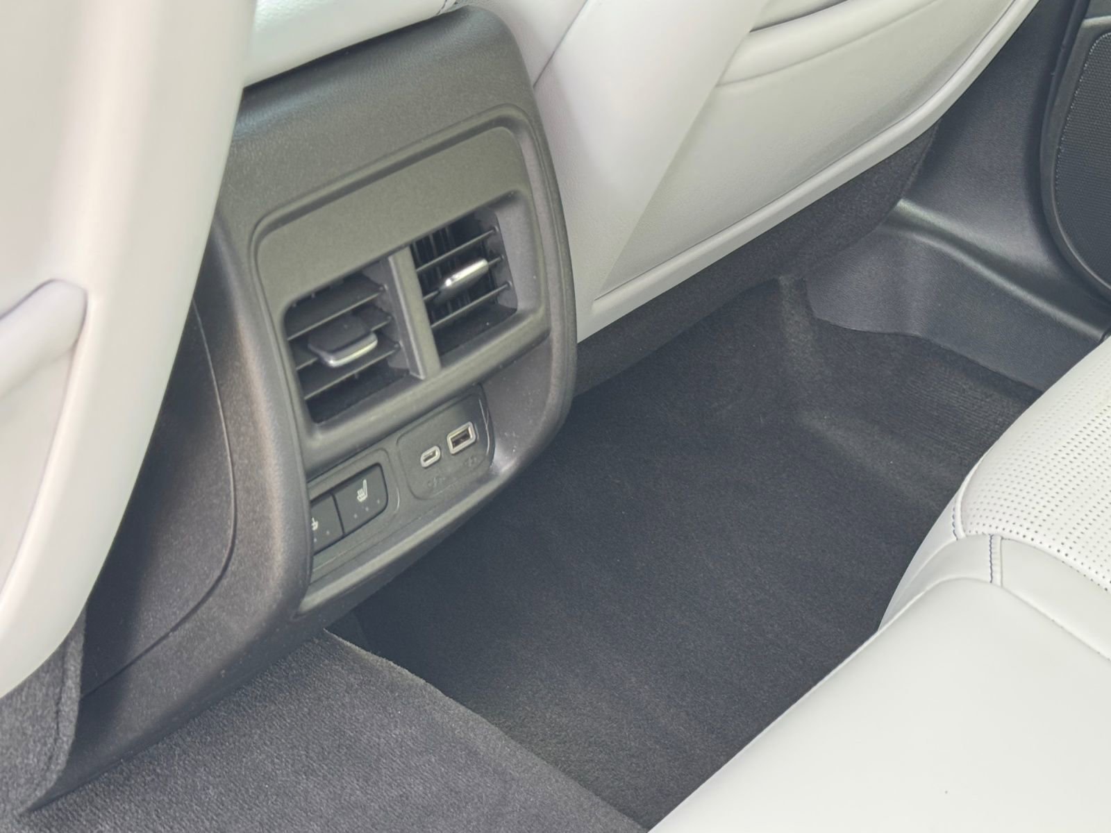 Used 2024 Cadillac XT4 Sport AWD/4WD image 19