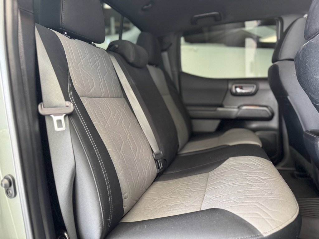 Used 2022 Toyota Tacoma TRD Sport w/ Technology Package image 28