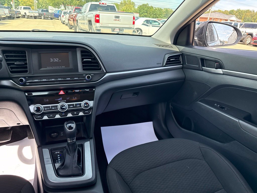 Used 2020 Hyundai Elantra SE w/ Cargo Package (C1) FWD image 10