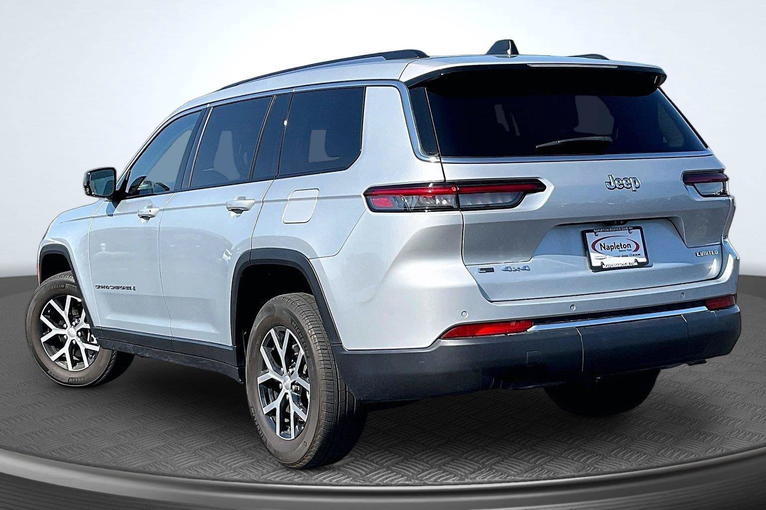 Used 2023 Jeep Grand Cherokee L Limited AWD/4WD image 14