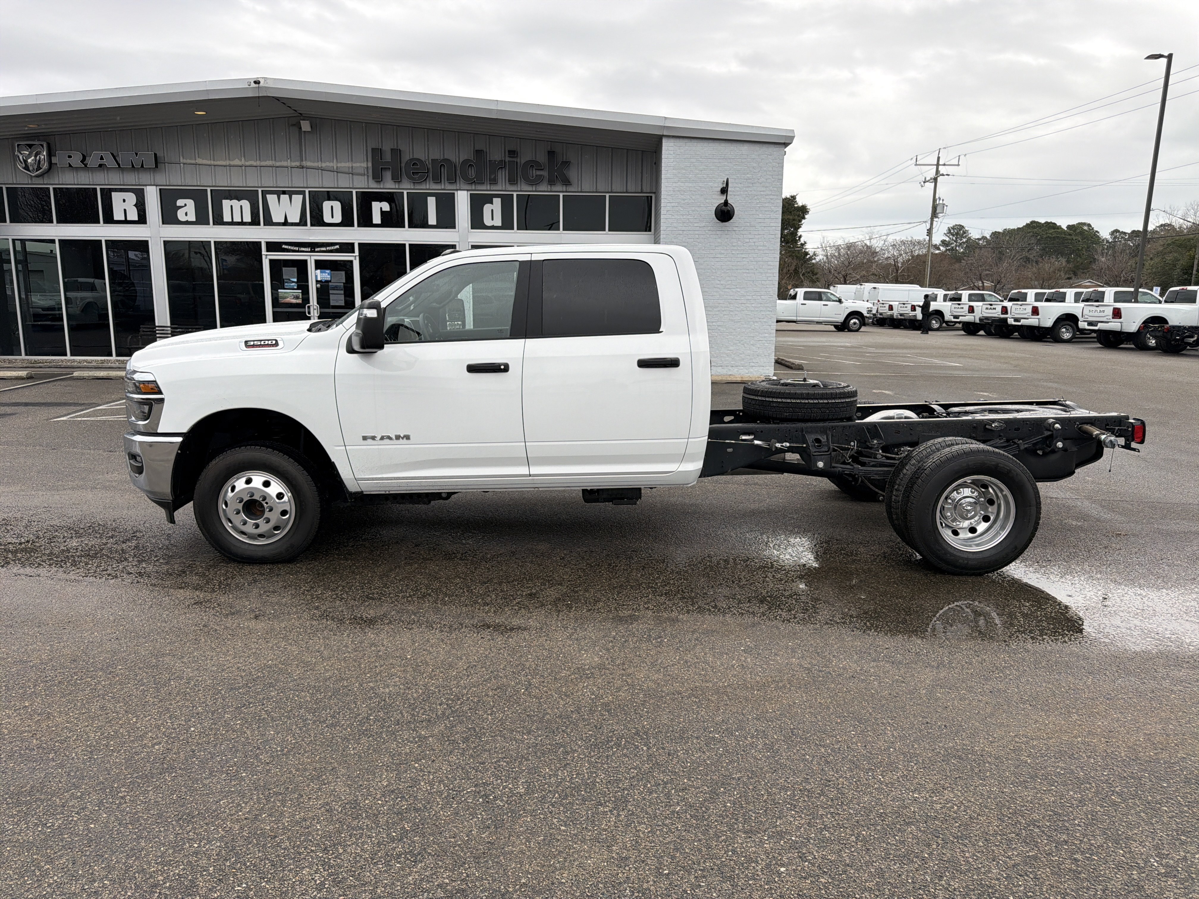 Used 2025 RAM 3500 Big Horn AWD/4WD image 5