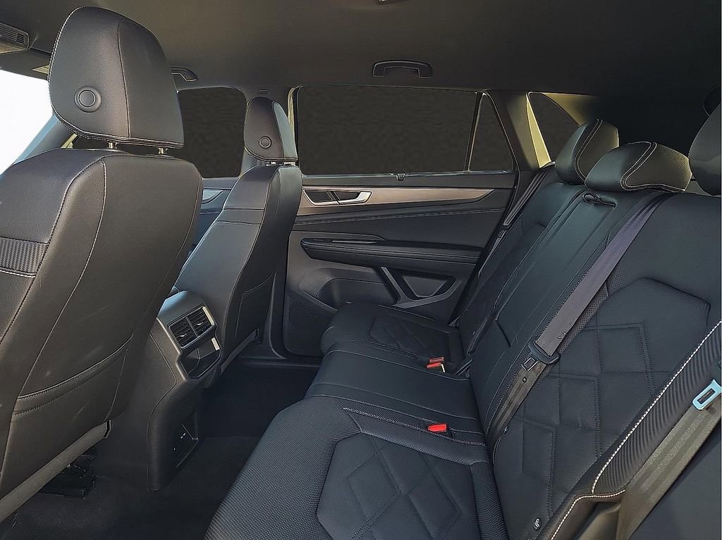 Used 2025 Volkswagen Atlas Cross Sport SE image 9