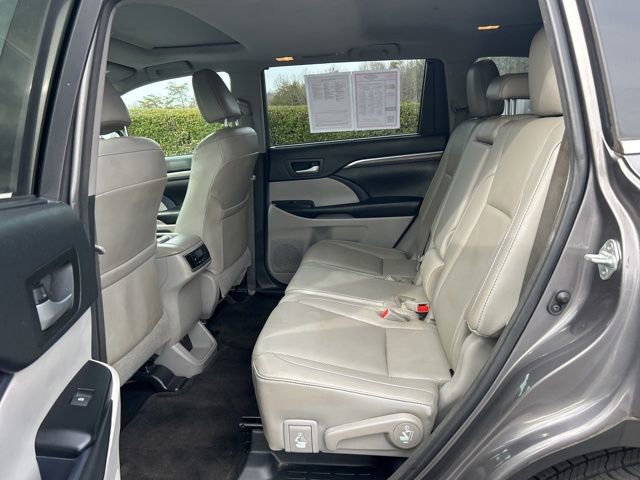 Used 2018 Toyota Highlander Limited image 14