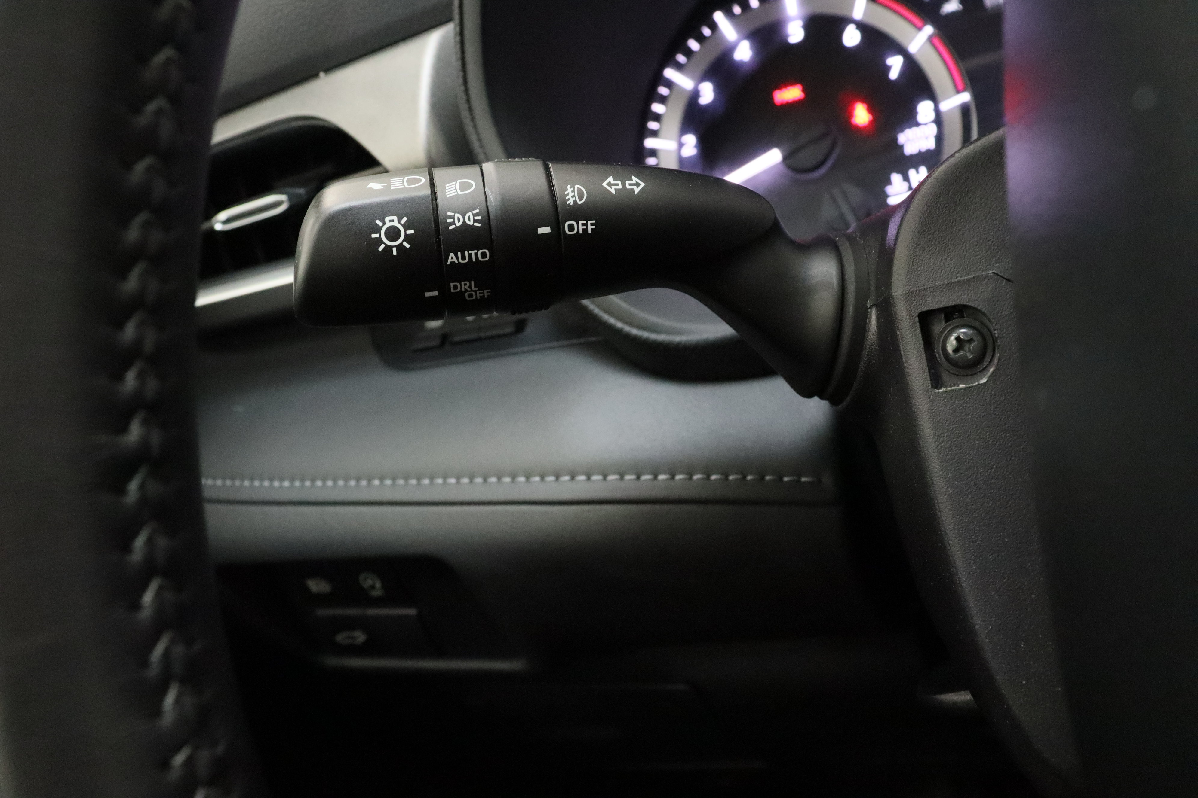 Certified 2025 Toyota Highlander LE FWD image 25