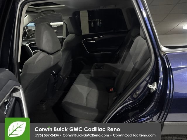 Used 2019 Toyota RAV4 XLE w/ Carpet Mat Package AWD/4WD image 31