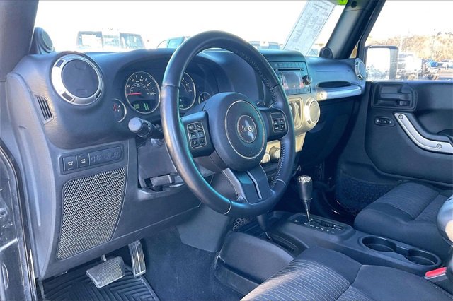 Used 2011 Jeep Wrangler Rubicon w/ PWR Convenience Group image 13