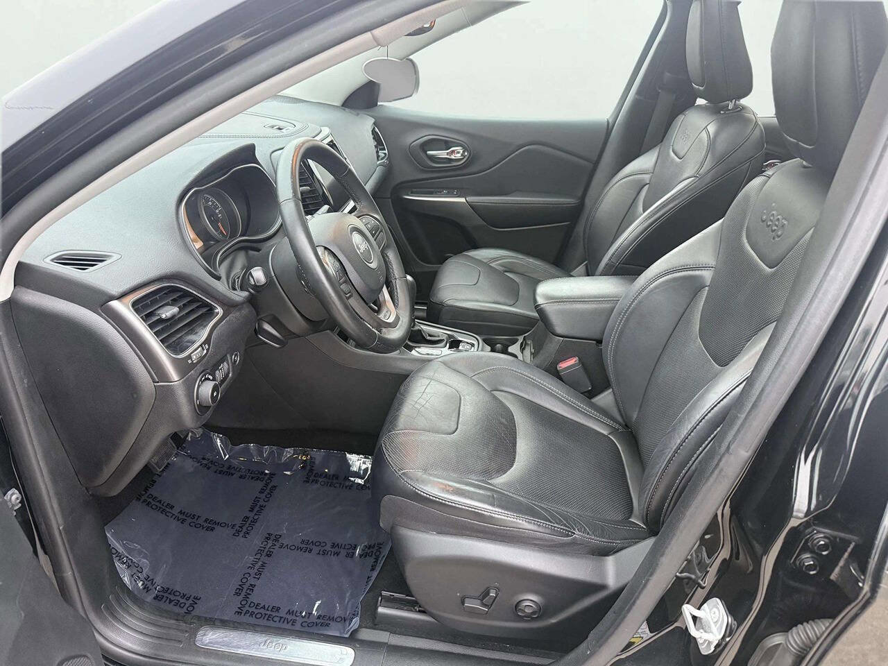 Used 2019 Jeep Cherokee Limited image 10