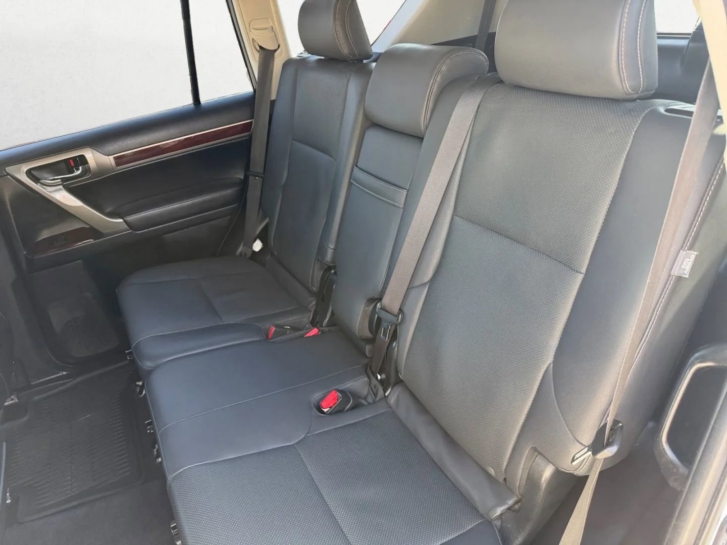 Used 2019 Lexus GX 460 image 33