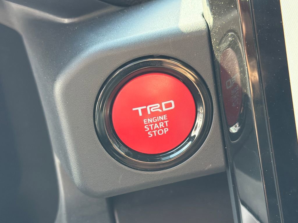 Used 2025 Toyota Tacoma TRD Off-Road AWD/4WD image 31